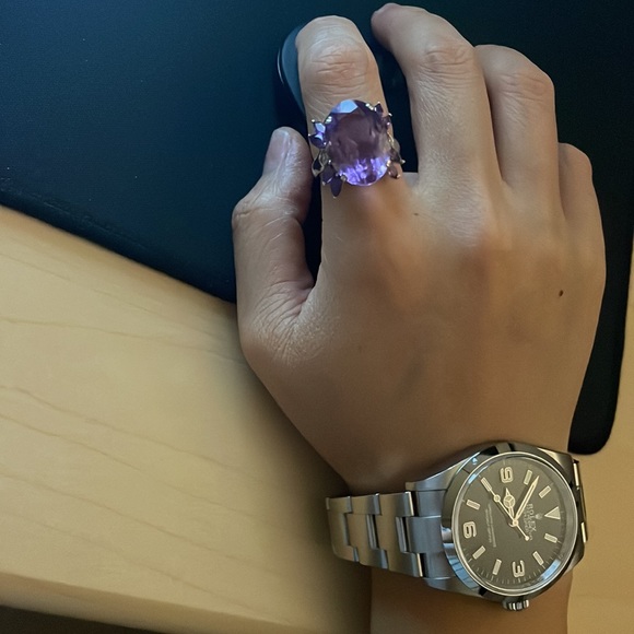 11 carat amethyst ring in solid 18k gold